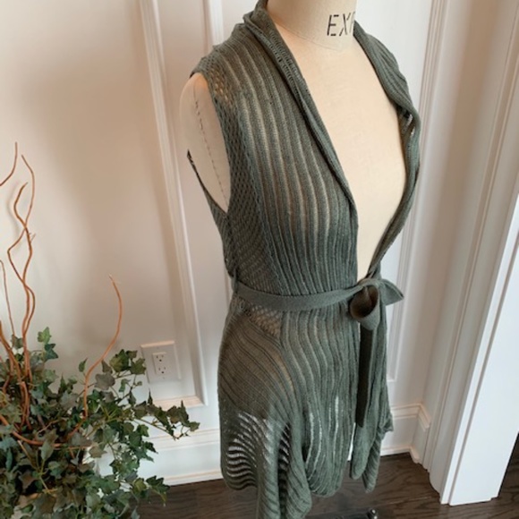 Twenty-one Sweaters - Twenty-one Women's Sweater Vest wth Belt